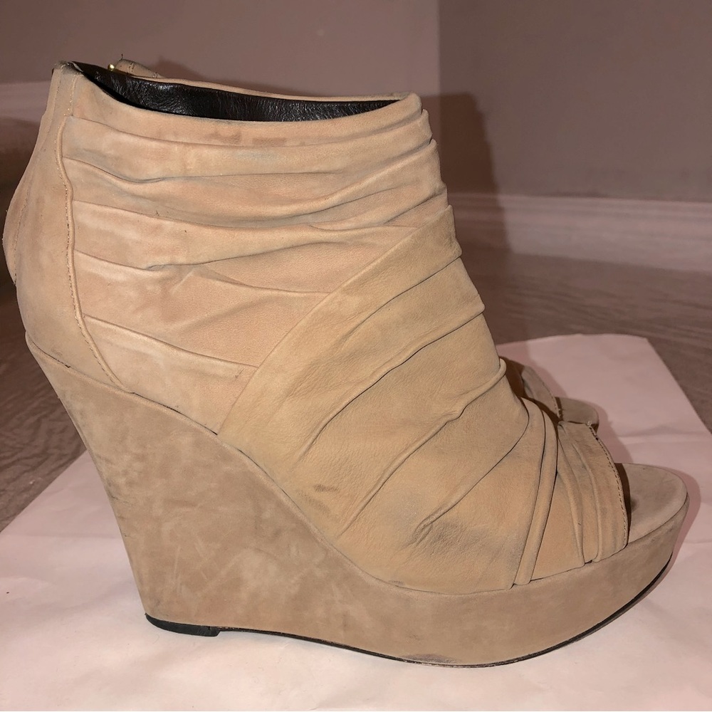 Elizabeth & James Honey Suede Booties